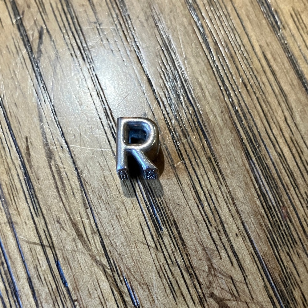 Pandora Silver 'R' Charm - Picture 2 of 4